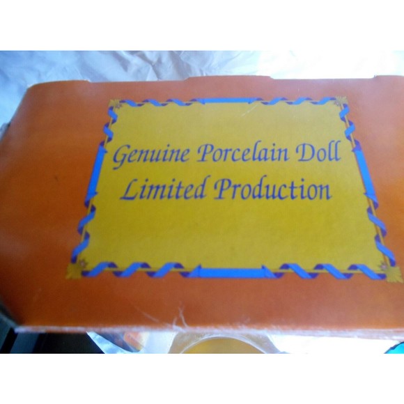 Vintage Collectible Memories Native American Collection 1995 Porcelain Doll by L - Picture 3 of 5